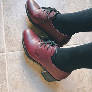 Chunky Heeled Lace-Up Front Oxfords Size 7.5